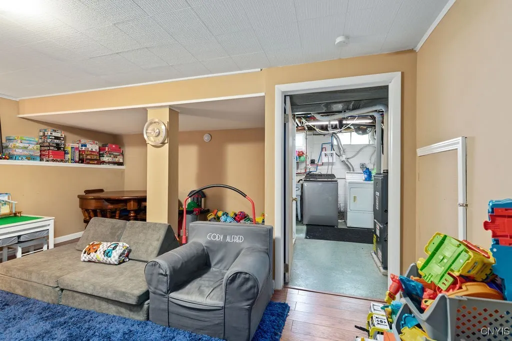 127 Wolcott Terrace, Syracuse, New York 13207, Syracuse, New York 13207, 3 Bedrooms Bedrooms, 7 Rooms Rooms,2 BathroomsBathrooms,Residential,Closed,127 Wolcott Terrace, Syracuse, New York 13207,0,S1623350