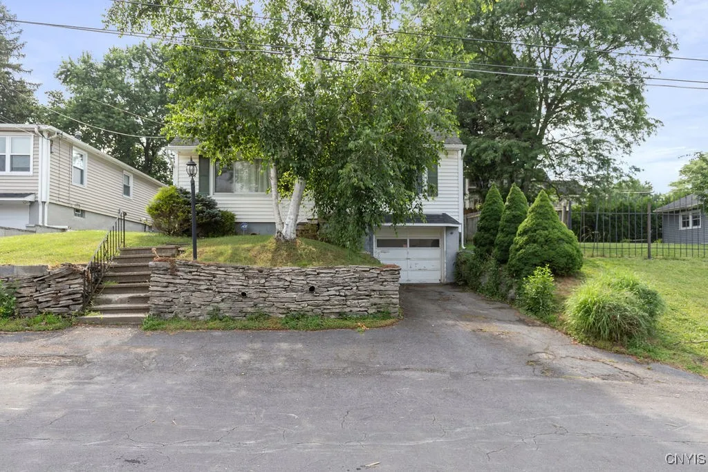 127 Wolcott Terrace, Syracuse, New York 13207, Syracuse, New York 13207, 3 Bedrooms Bedrooms, 7 Rooms Rooms,2 BathroomsBathrooms,Residential,Closed,127 Wolcott Terrace, Syracuse, New York 13207,0,S1623350