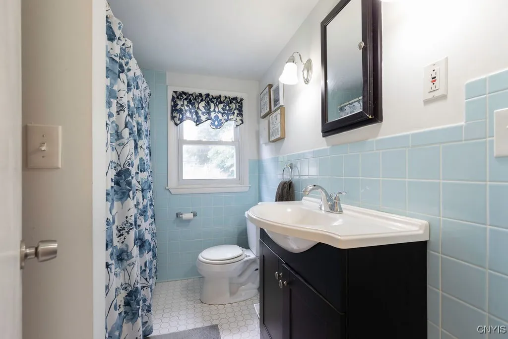 127 Wolcott Terrace, Syracuse, New York 13207, Syracuse, New York 13207, 3 Bedrooms Bedrooms, 7 Rooms Rooms,2 BathroomsBathrooms,Residential,Closed,127 Wolcott Terrace, Syracuse, New York 13207,0,S1623350