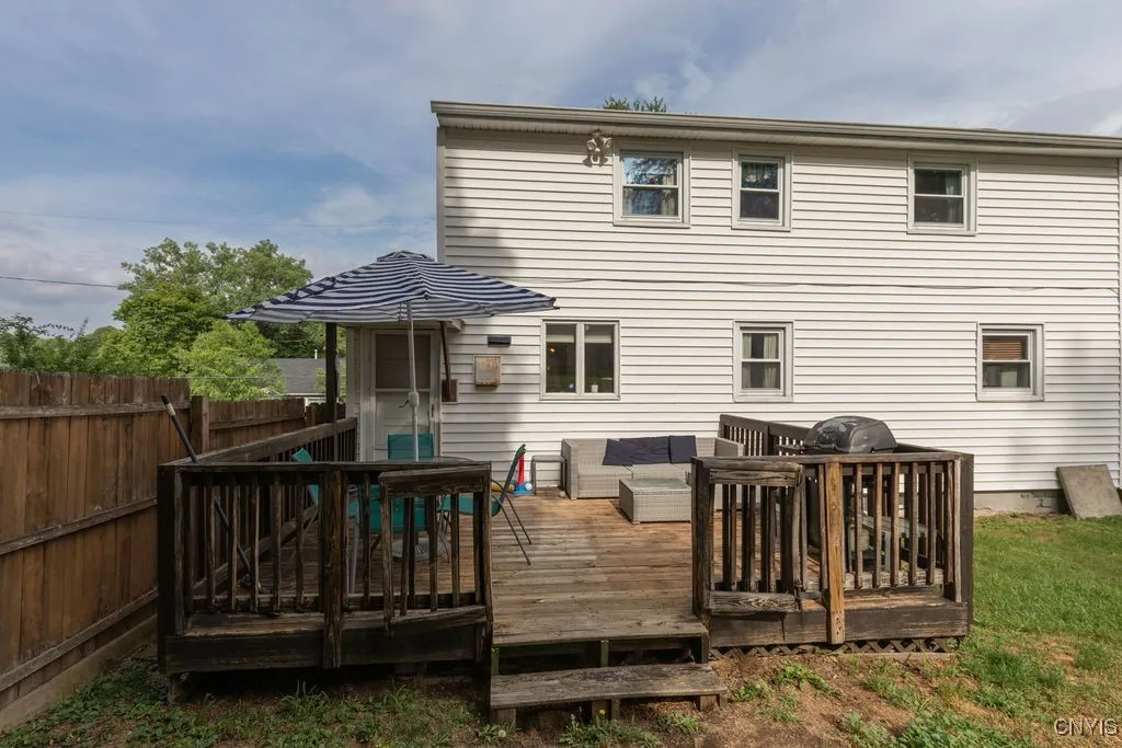 127 Wolcott Terrace, Syracuse, New York 13207, Syracuse, New York 13207, 3 Bedrooms Bedrooms, 7 Rooms Rooms,2 BathroomsBathrooms,Residential,Closed,127 Wolcott Terrace, Syracuse, New York 13207,0,S1623350