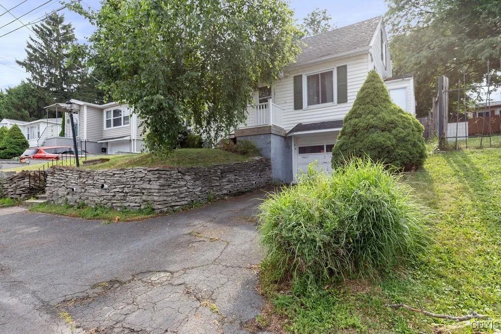 127 Wolcott Terrace, Syracuse, New York 13207, Syracuse, New York 13207, 3 Bedrooms Bedrooms, 7 Rooms Rooms,2 BathroomsBathrooms,Residential,Closed,127 Wolcott Terrace, Syracuse, New York 13207,0,S1623350