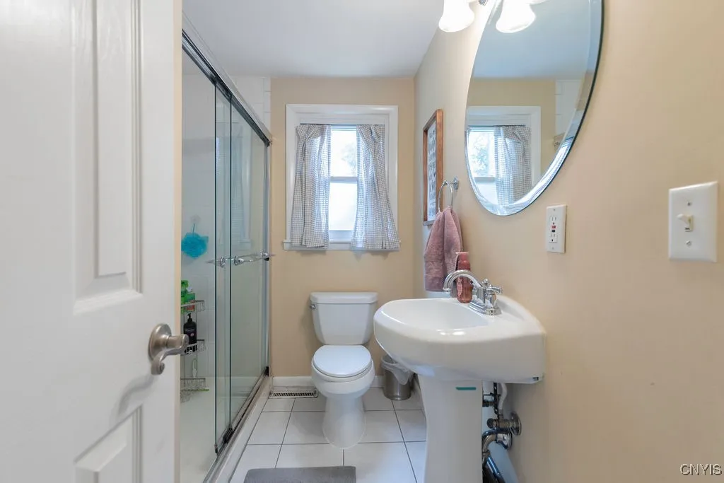 127 Wolcott Terrace, Syracuse, New York 13207, Syracuse, New York 13207, 3 Bedrooms Bedrooms, 7 Rooms Rooms,2 BathroomsBathrooms,Residential,Closed,127 Wolcott Terrace, Syracuse, New York 13207,0,S1623350