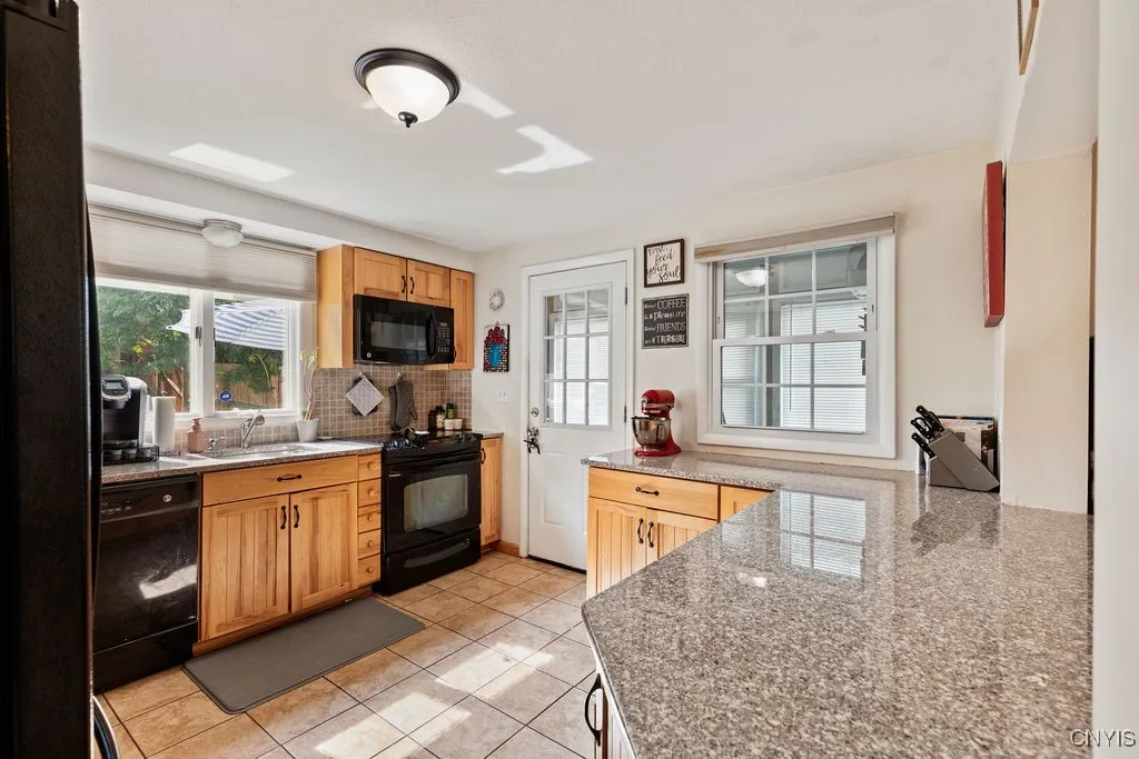 127 Wolcott Terrace, Syracuse, New York 13207, Syracuse, New York 13207, 3 Bedrooms Bedrooms, 7 Rooms Rooms,2 BathroomsBathrooms,Residential,Closed,127 Wolcott Terrace, Syracuse, New York 13207,0,S1623350