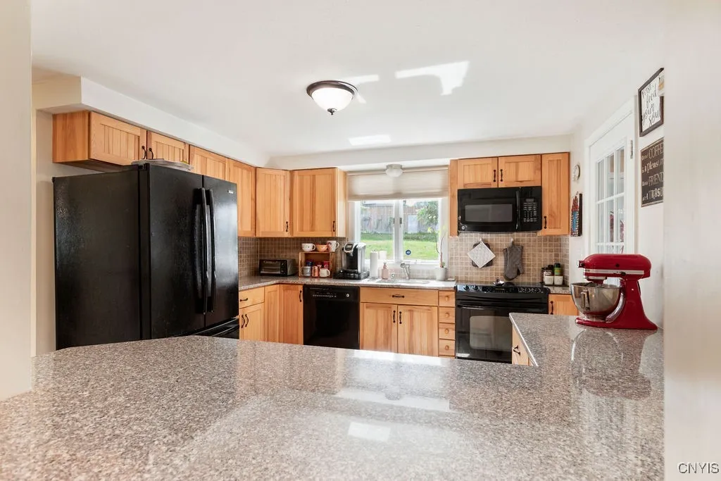 127 Wolcott Terrace, Syracuse, New York 13207, Syracuse, New York 13207, 3 Bedrooms Bedrooms, 7 Rooms Rooms,2 BathroomsBathrooms,Residential,Closed,127 Wolcott Terrace, Syracuse, New York 13207,0,S1623350