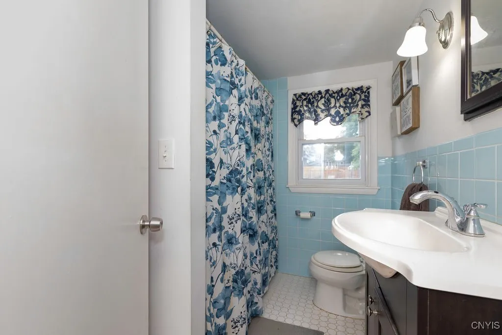 127 Wolcott Terrace, Syracuse, New York 13207, Syracuse, New York 13207, 3 Bedrooms Bedrooms, 7 Rooms Rooms,2 BathroomsBathrooms,Residential,Closed,127 Wolcott Terrace, Syracuse, New York 13207,0,S1623350