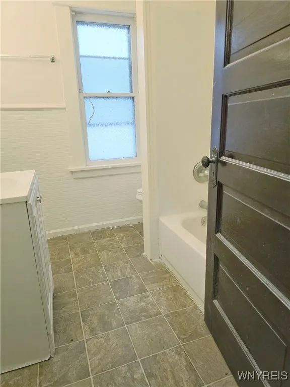 41 Victoria Avenue, Buffalo, New York 14214, Buffalo, New York 14214, 4 Bedrooms Bedrooms, 9 Rooms Rooms,1 BathroomBathrooms,Residential,For Sale,41 Victoria Avenue, Buffalo, New York 14214,B1623706