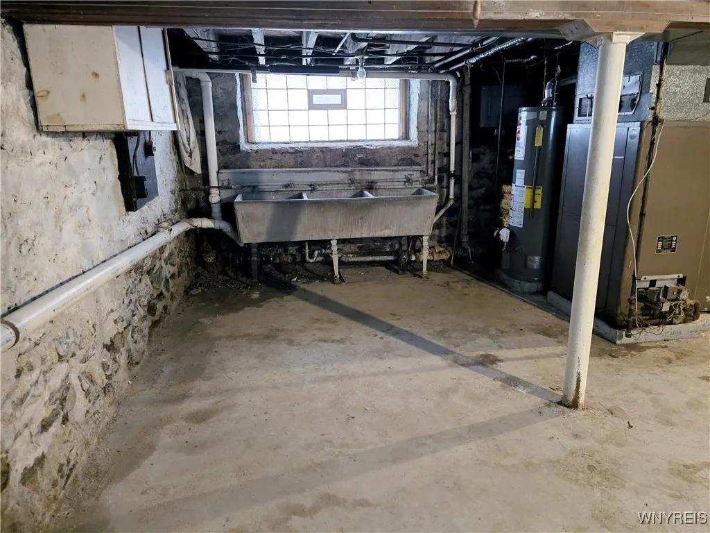 41 Victoria Avenue, Buffalo, New York 14214, Buffalo, New York 14214, 4 Bedrooms Bedrooms, 9 Rooms Rooms,1 BathroomBathrooms,Residential,For Sale,41 Victoria Avenue, Buffalo, New York 14214,B1623706