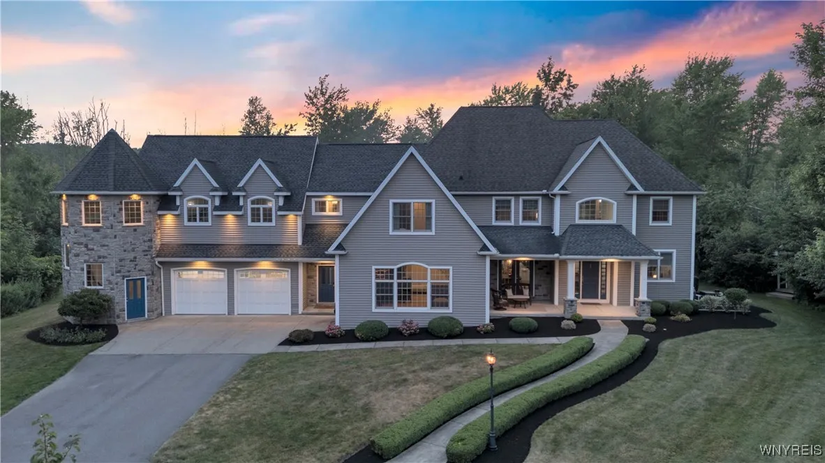 3730 Transit Road, Orchard Park, New York 14127, Orchard Park, New York 14127, 4 Bedrooms Bedrooms, 12 Rooms Rooms,3 BathroomsBathrooms,Residential,For Sale,3730 Transit Road, Orchard Park, New York 14127,B1623646