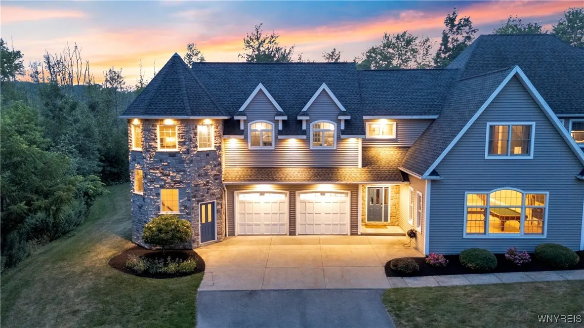 3730 Transit Road, Orchard Park, New York 14127, Orchard Park, New York 14127, 4 Bedrooms Bedrooms, 12 Rooms Rooms,3 BathroomsBathrooms,Residential,For Sale,3730 Transit Road, Orchard Park, New York 14127,B1623646