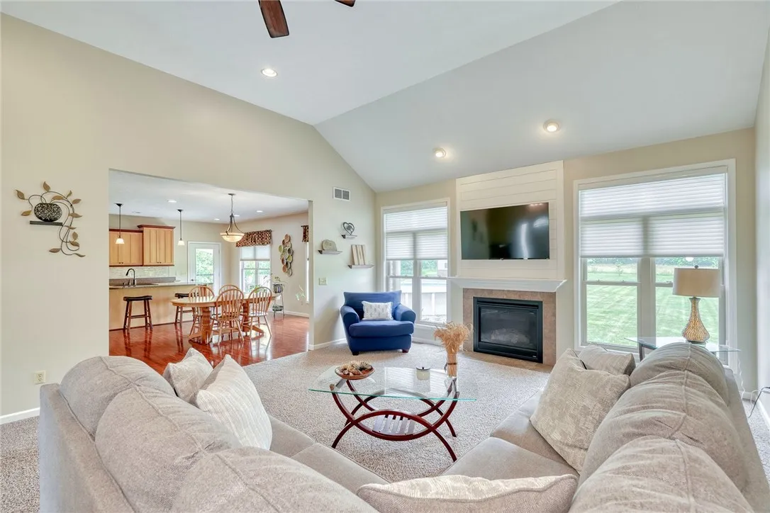 GREAT ROOM VIEW TO KITCHEN