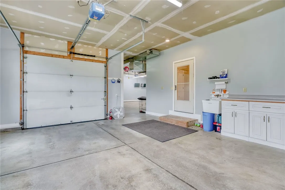 MORE OF THE GARAGE!
