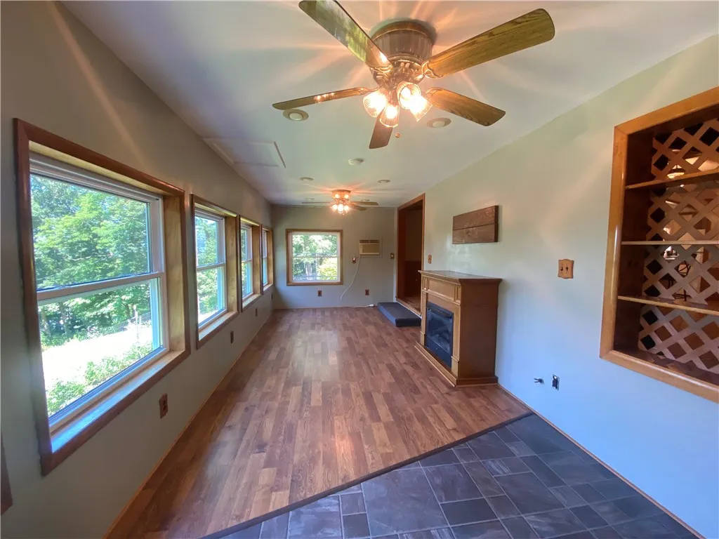 Entranceway/Sunroom