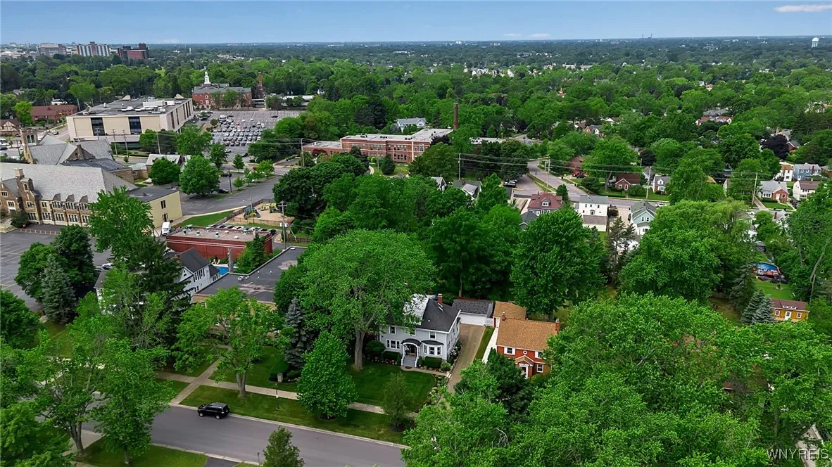 40 Westfield Rd, Amherst, New York 14226, Amherst, New York 14226, 5 Bedrooms Bedrooms, 11 Rooms Rooms,3 BathroomsBathrooms,Residential,For Sale,40 Westfield Rd, Amherst, New York 14226,B1623501