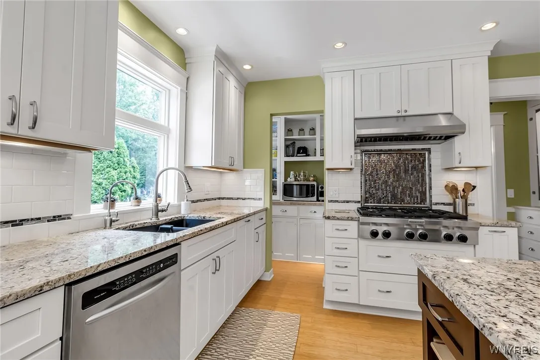 40 Westfield Rd, Amherst, New York 14226, Amherst, New York 14226, 5 Bedrooms Bedrooms, 11 Rooms Rooms,3 BathroomsBathrooms,Residential,For Sale,40 Westfield Rd, Amherst, New York 14226,B1623501