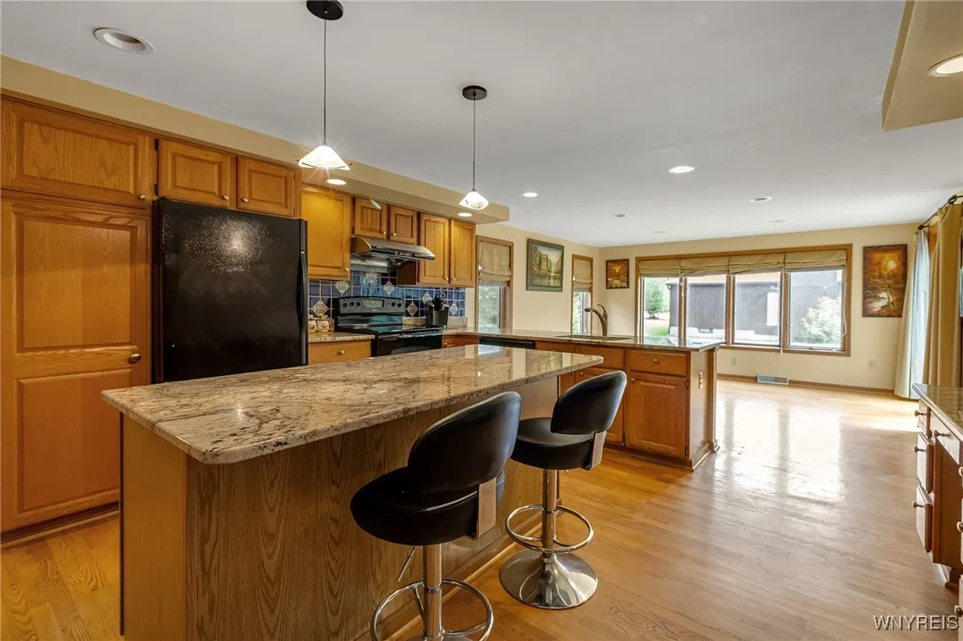 8 Hummingbird Lane, Amherst, New York 14228, Amherst, New York 14228, 4 Bedrooms Bedrooms, 9 Rooms Rooms,2 BathroomsBathrooms,Residential,For Sale,8 Hummingbird Lane, Amherst, New York 14228,B1622050
