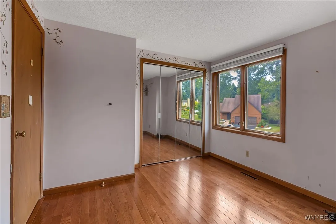 8 Hummingbird Lane, Amherst, New York 14228, Amherst, New York 14228, 4 Bedrooms Bedrooms, 9 Rooms Rooms,2 BathroomsBathrooms,Residential,For Sale,8 Hummingbird Lane, Amherst, New York 14228,B1622050