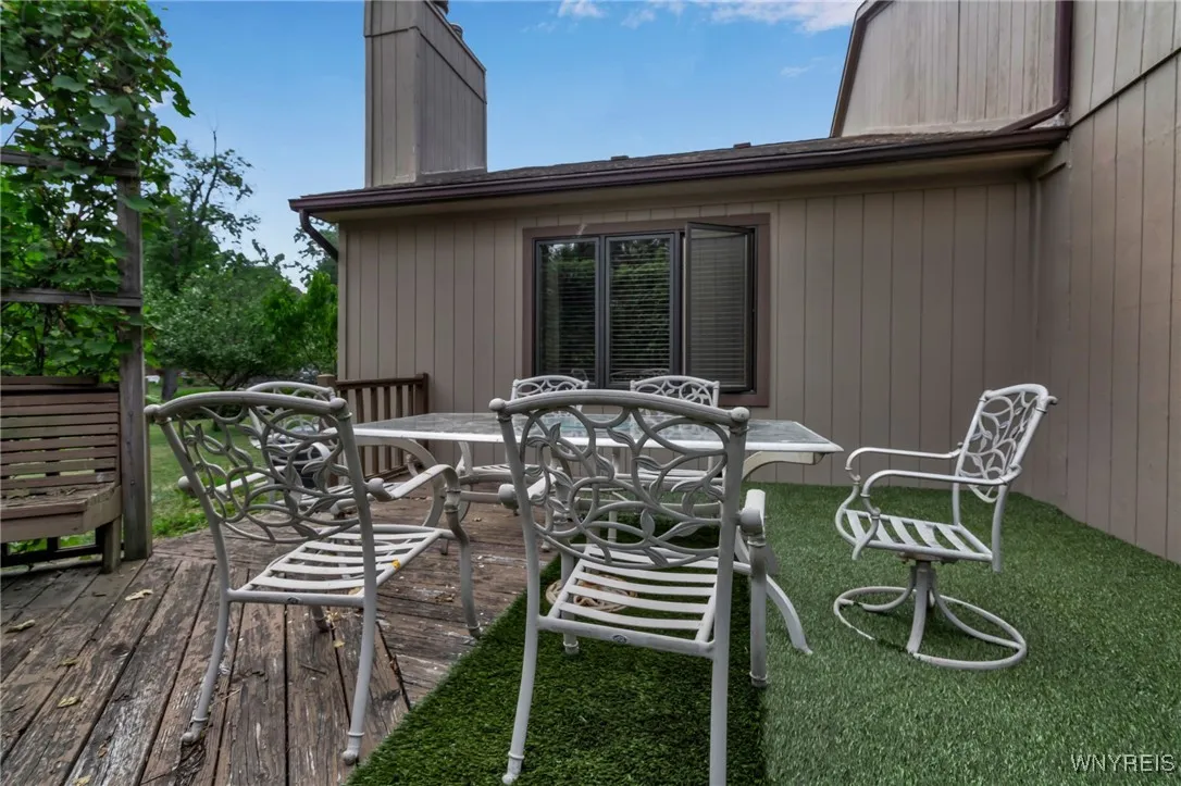 8 Hummingbird Lane, Amherst, New York 14228, Amherst, New York 14228, 4 Bedrooms Bedrooms, 9 Rooms Rooms,2 BathroomsBathrooms,Residential,For Sale,8 Hummingbird Lane, Amherst, New York 14228,B1622050