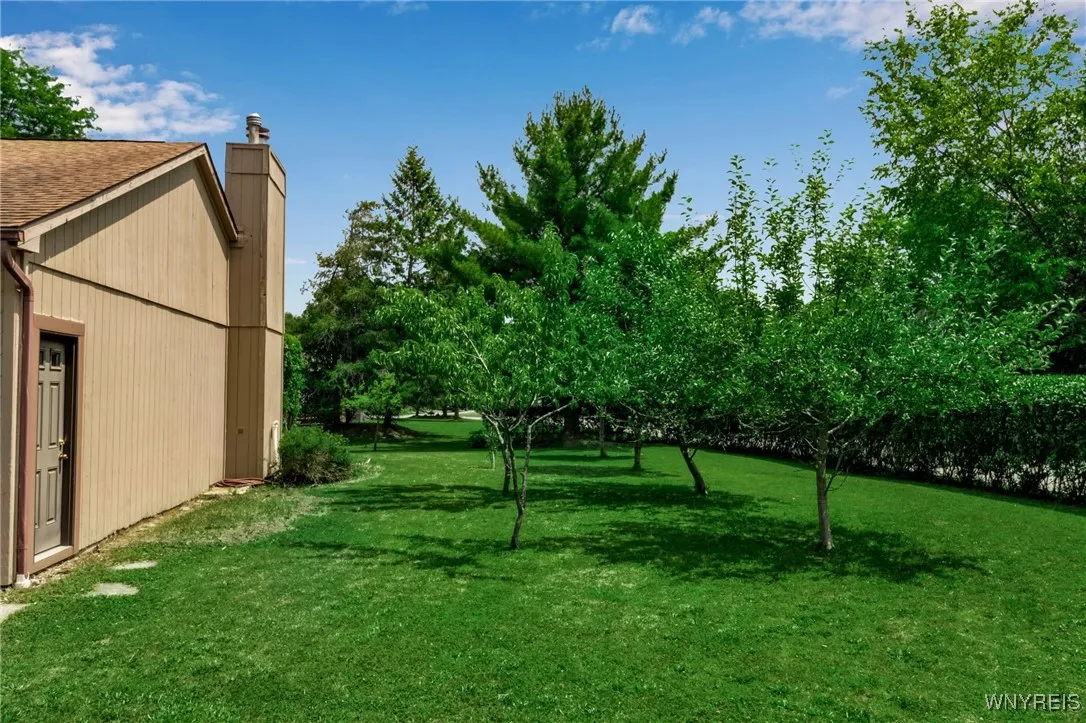 8 Hummingbird Lane, Amherst, New York 14228, Amherst, New York 14228, 4 Bedrooms Bedrooms, 9 Rooms Rooms,2 BathroomsBathrooms,Residential,For Sale,8 Hummingbird Lane, Amherst, New York 14228,B1622050