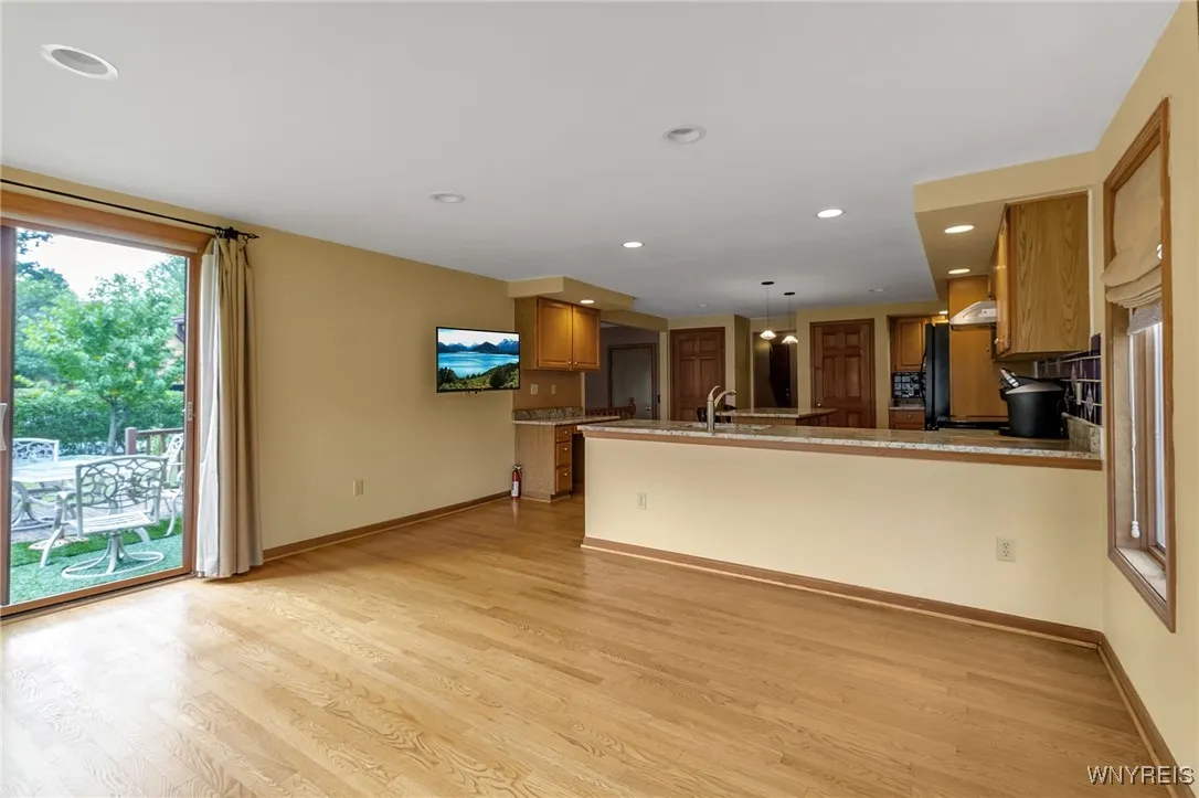 8 Hummingbird Lane, Amherst, New York 14228, Amherst, New York 14228, 4 Bedrooms Bedrooms, 9 Rooms Rooms,2 BathroomsBathrooms,Residential,For Sale,8 Hummingbird Lane, Amherst, New York 14228,B1622050