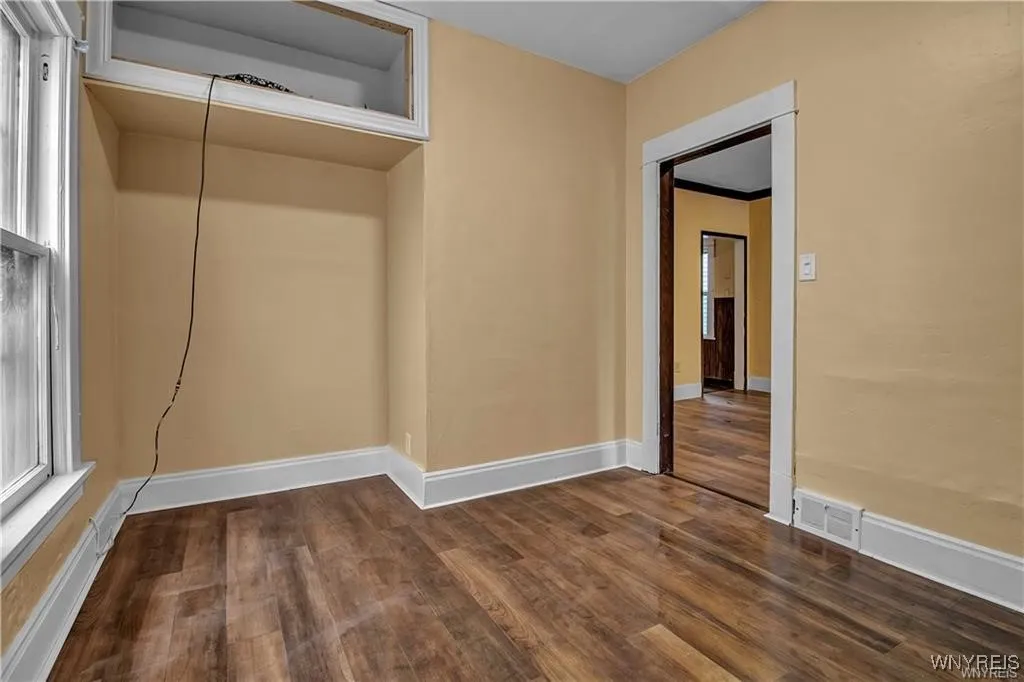 72 Remoleno Street, Buffalo, New York 14220, Buffalo, New York 14220, 6 Bedrooms Bedrooms, ,2 BathroomsBathrooms,Residential,For Sale,72 Remoleno Street, Buffalo, New York 14220,B1623716