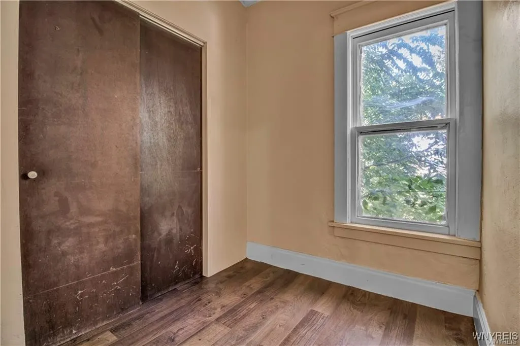 72 Remoleno Street, Buffalo, New York 14220, Buffalo, New York 14220, 6 Bedrooms Bedrooms, ,2 BathroomsBathrooms,Residential,For Sale,72 Remoleno Street, Buffalo, New York 14220,B1623716