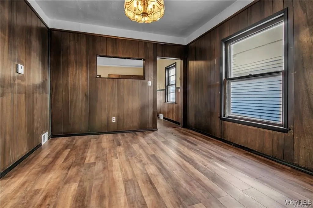 72 Remoleno Street, Buffalo, New York 14220, Buffalo, New York 14220, 6 Bedrooms Bedrooms, ,2 BathroomsBathrooms,Residential,For Sale,72 Remoleno Street, Buffalo, New York 14220,B1623716