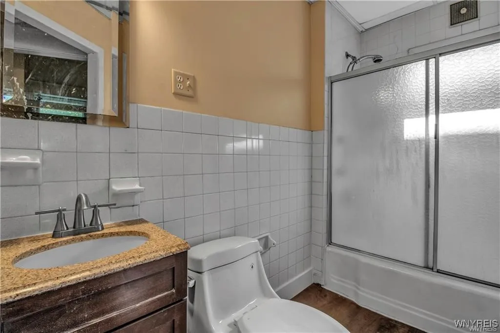 72 Remoleno Street, Buffalo, New York 14220, Buffalo, New York 14220, 6 Bedrooms Bedrooms, ,2 BathroomsBathrooms,Residential,For Sale,72 Remoleno Street, Buffalo, New York 14220,B1623716