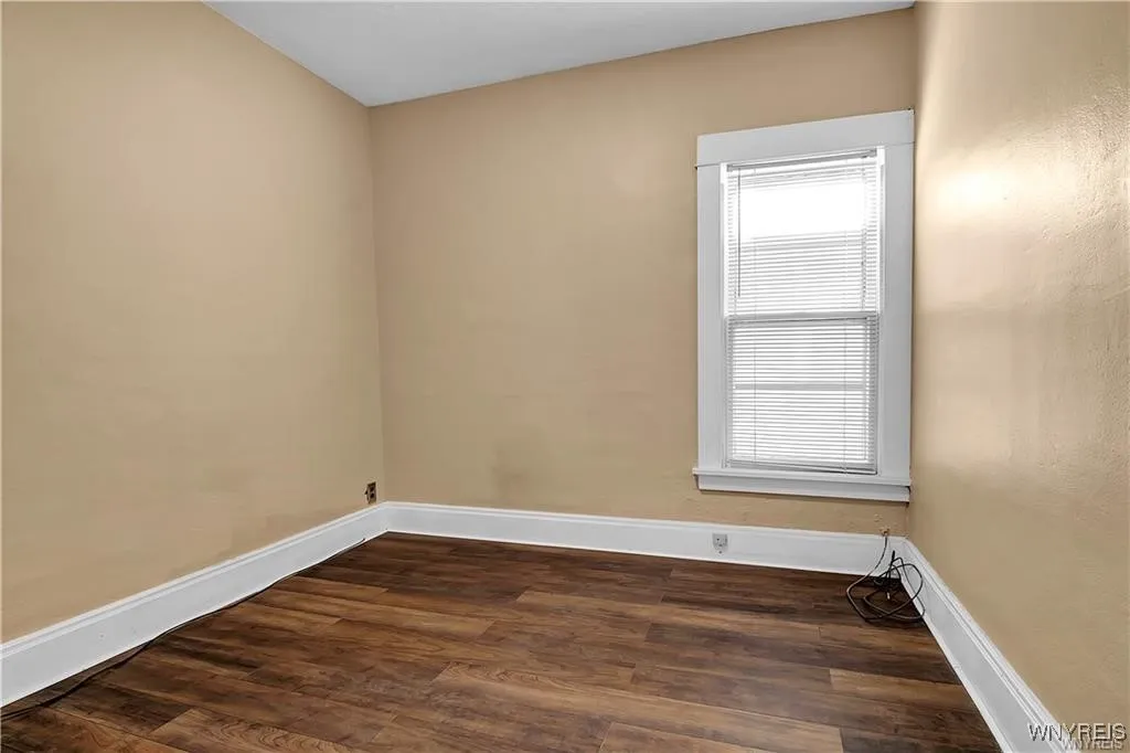 72 Remoleno Street, Buffalo, New York 14220, Buffalo, New York 14220, 6 Bedrooms Bedrooms, ,2 BathroomsBathrooms,Residential,For Sale,72 Remoleno Street, Buffalo, New York 14220,B1623716