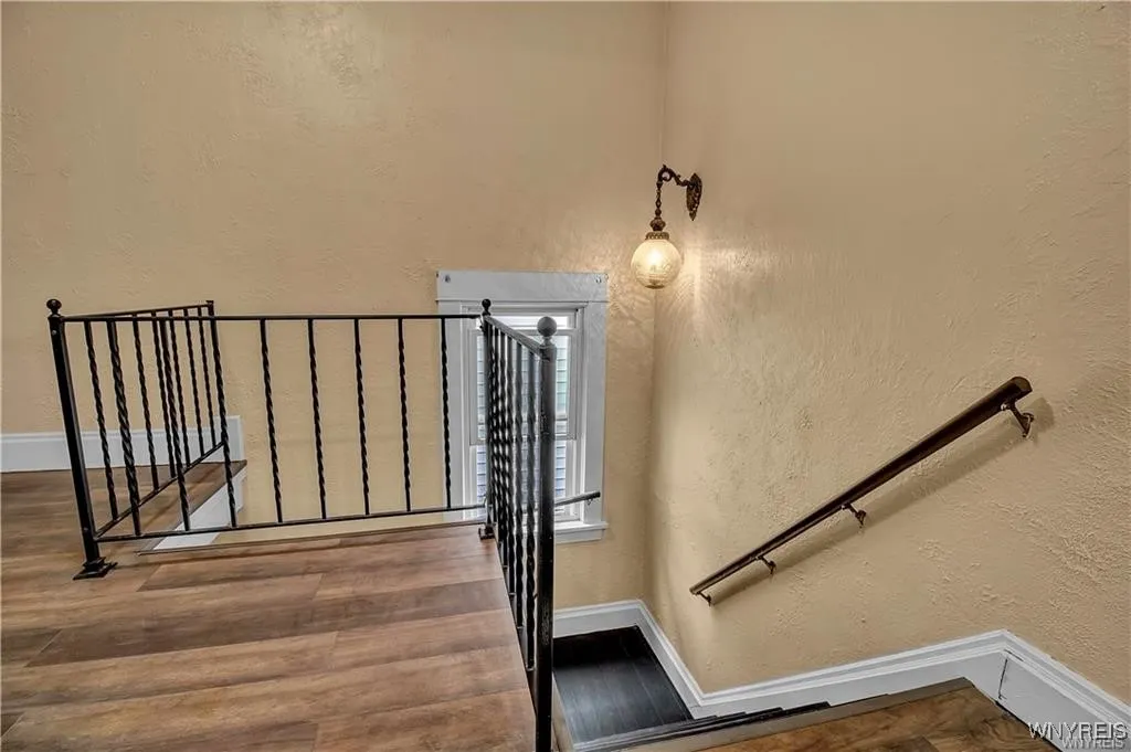 72 Remoleno Street, Buffalo, New York 14220, Buffalo, New York 14220, 6 Bedrooms Bedrooms, ,2 BathroomsBathrooms,Residential,For Sale,72 Remoleno Street, Buffalo, New York 14220,B1623716