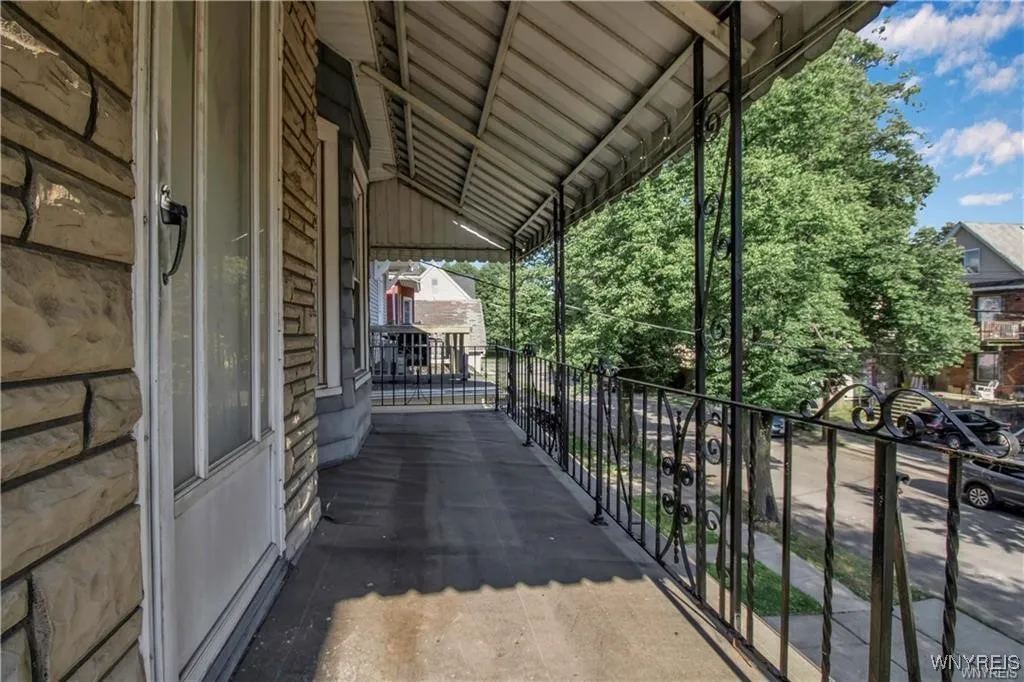 72 Remoleno Street, Buffalo, New York 14220, Buffalo, New York 14220, 6 Bedrooms Bedrooms, ,2 BathroomsBathrooms,Residential,For Sale,72 Remoleno Street, Buffalo, New York 14220,B1623716