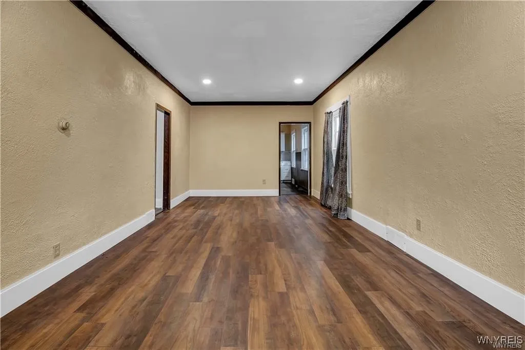 72 Remoleno Street, Buffalo, New York 14220, Buffalo, New York 14220, 6 Bedrooms Bedrooms, ,2 BathroomsBathrooms,Residential,For Sale,72 Remoleno Street, Buffalo, New York 14220,B1623716