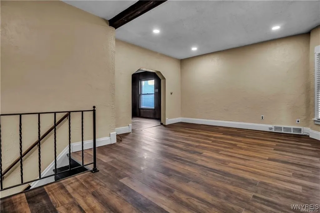 72 Remoleno Street, Buffalo, New York 14220, Buffalo, New York 14220, 6 Bedrooms Bedrooms, ,2 BathroomsBathrooms,Residential,For Sale,72 Remoleno Street, Buffalo, New York 14220,B1623716