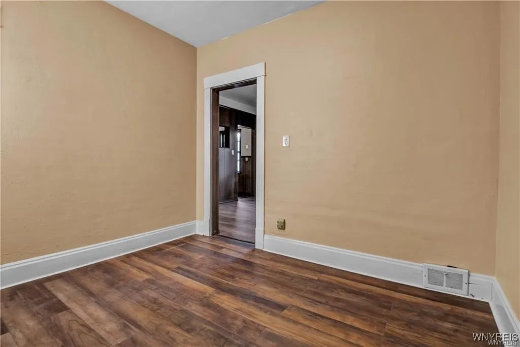 72 Remoleno Street, Buffalo, New York 14220, Buffalo, New York 14220, 6 Bedrooms Bedrooms, ,2 BathroomsBathrooms,Residential,For Sale,72 Remoleno Street, Buffalo, New York 14220,B1623716