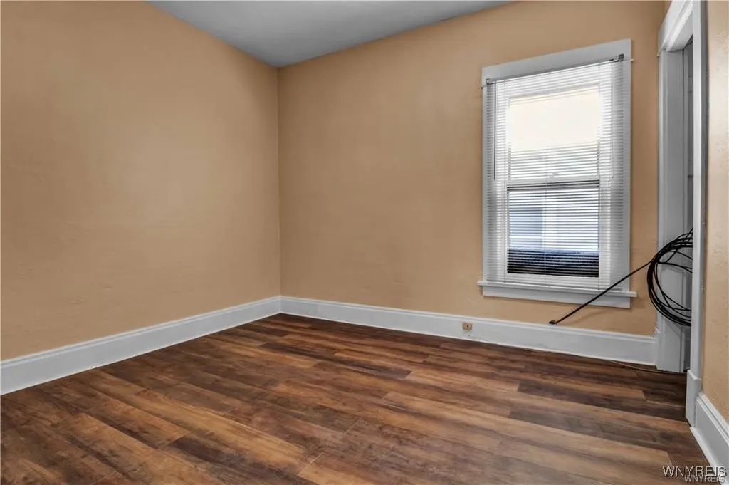 72 Remoleno Street, Buffalo, New York 14220, Buffalo, New York 14220, 6 Bedrooms Bedrooms, ,2 BathroomsBathrooms,Residential,For Sale,72 Remoleno Street, Buffalo, New York 14220,B1623716