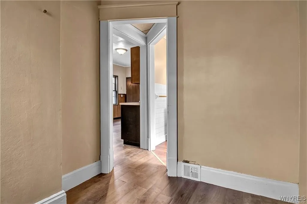 72 Remoleno Street, Buffalo, New York 14220, Buffalo, New York 14220, 6 Bedrooms Bedrooms, ,2 BathroomsBathrooms,Residential,For Sale,72 Remoleno Street, Buffalo, New York 14220,B1623716
