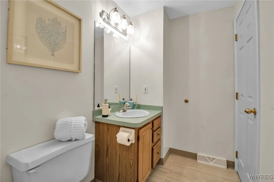 39 Olde Stone Lane, Lancaster, New York 14086, Lancaster, New York 14086, 2 Bedrooms Bedrooms, 5 Rooms Rooms,2 BathroomsBathrooms,Residential,Closed,39 Olde Stone Lane, Lancaster, New York 14086,0,B1623678