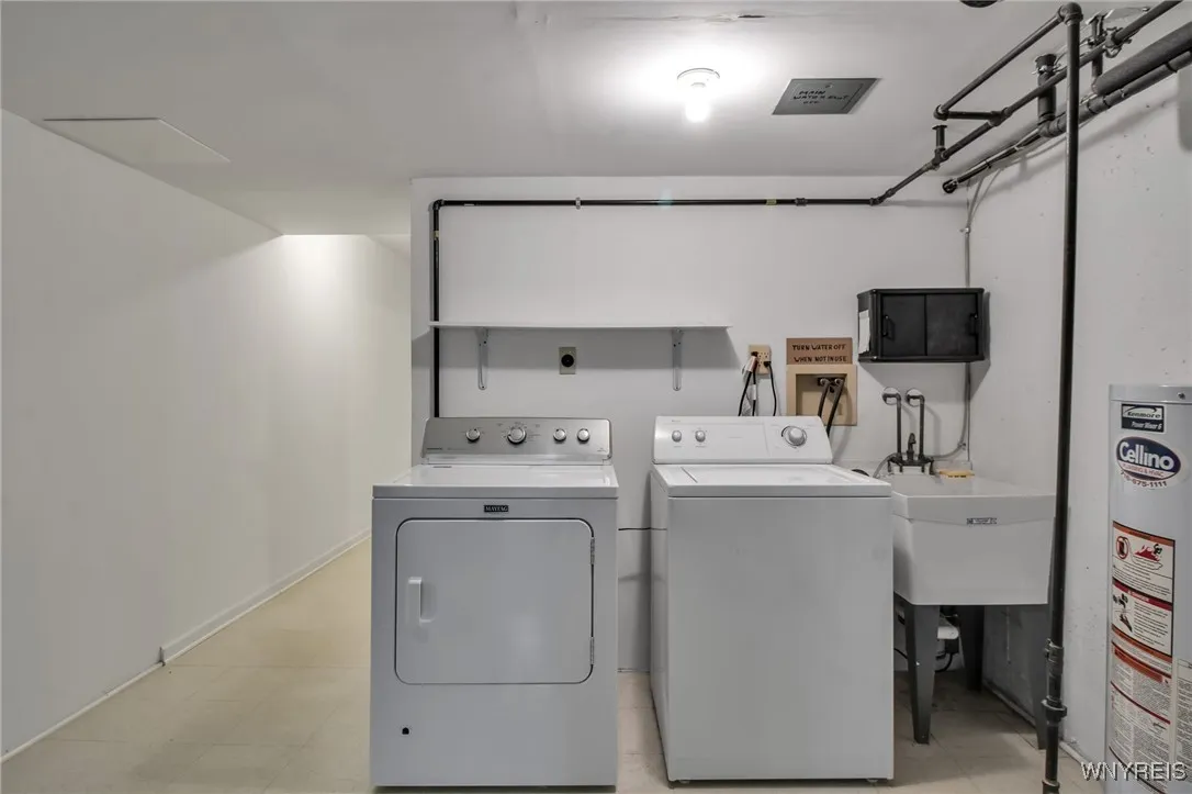 39 Olde Stone Lane, Lancaster, New York 14086, Lancaster, New York 14086, 2 Bedrooms Bedrooms, 5 Rooms Rooms,2 BathroomsBathrooms,Residential,Closed,39 Olde Stone Lane, Lancaster, New York 14086,0,B1623678