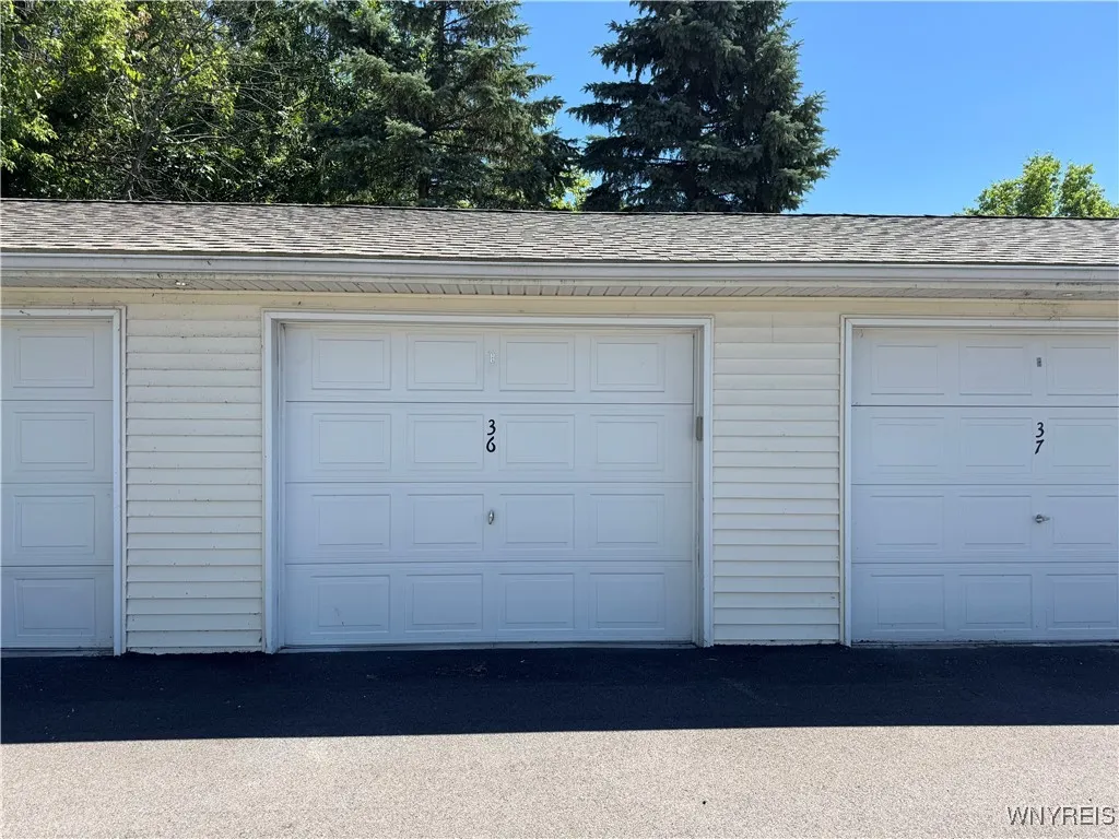 39 Olde Stone Lane, Lancaster, New York 14086, Lancaster, New York 14086, 2 Bedrooms Bedrooms, 5 Rooms Rooms,2 BathroomsBathrooms,Residential,Closed,39 Olde Stone Lane, Lancaster, New York 14086,0,B1623678