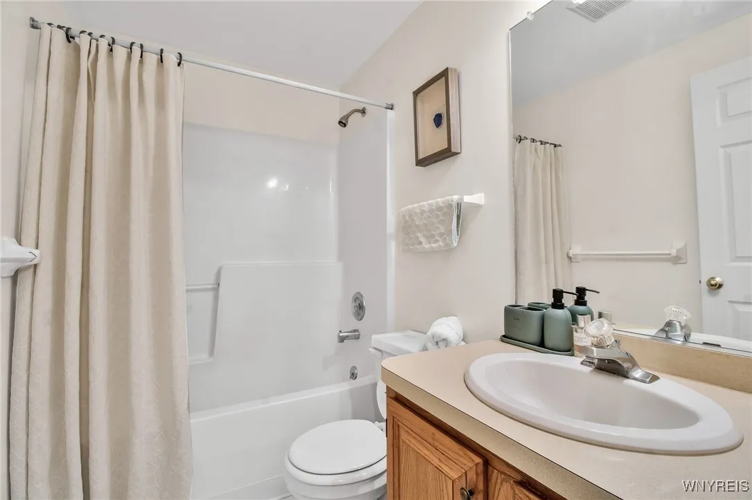 39 Olde Stone Lane, Lancaster, New York 14086, Lancaster, New York 14086, 2 Bedrooms Bedrooms, 5 Rooms Rooms,2 BathroomsBathrooms,Residential,Closed,39 Olde Stone Lane, Lancaster, New York 14086,0,B1623678