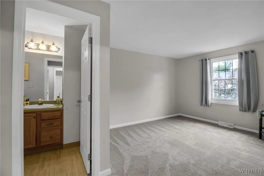 39 Olde Stone Lane, Lancaster, New York 14086, Lancaster, New York 14086, 2 Bedrooms Bedrooms, 5 Rooms Rooms,2 BathroomsBathrooms,Residential,Closed,39 Olde Stone Lane, Lancaster, New York 14086,0,B1623678