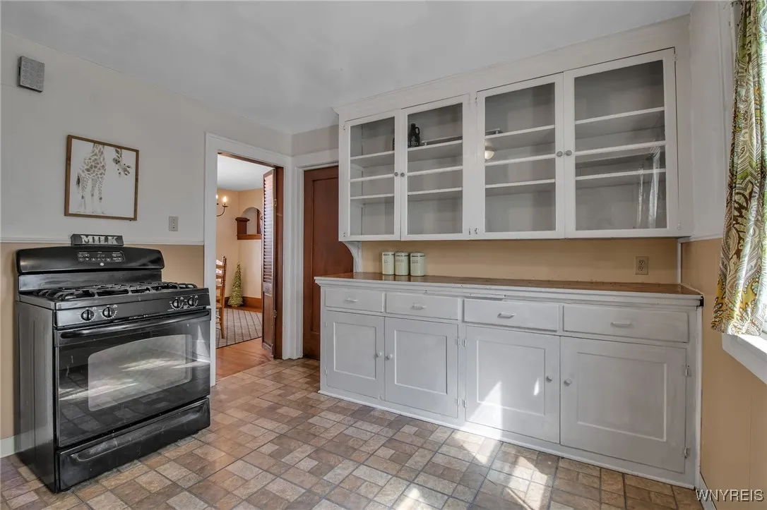 284 Windermere Boulevard, Amherst, New York 14226, Amherst, New York 14226, 2 Bedrooms Bedrooms, 4 Rooms Rooms,1 BathroomBathrooms,Residential Lease,For Rent,284 Windermere Boulevard, Amherst, New York 14226,B1623739