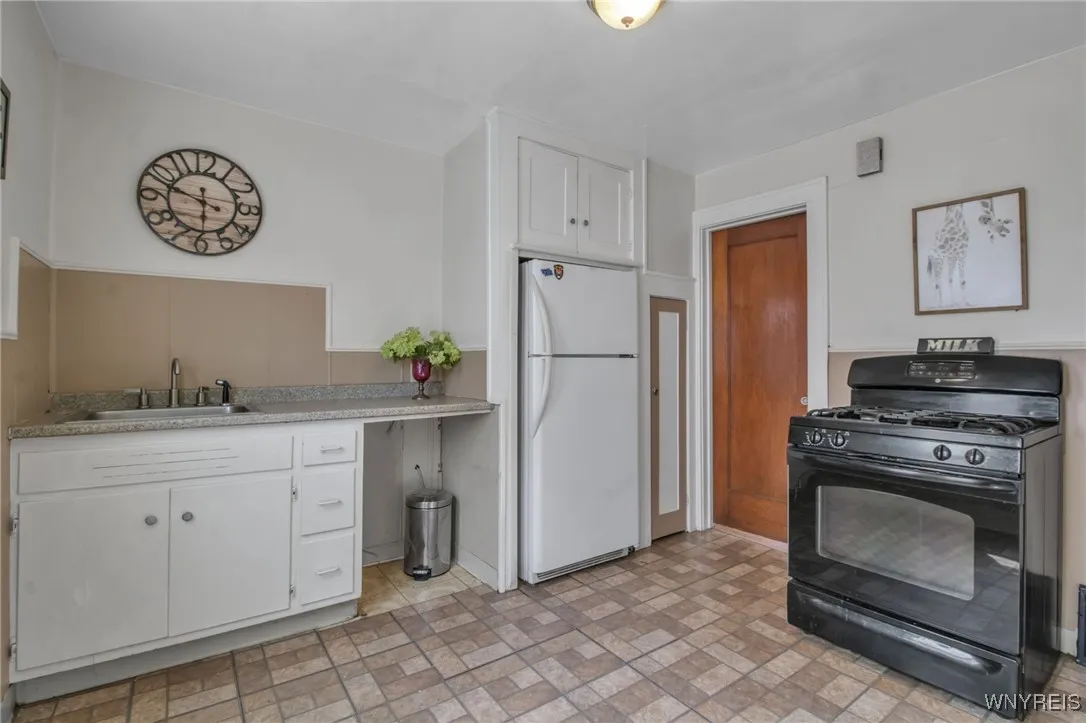 284 Windermere Boulevard, Amherst, New York 14226, Amherst, New York 14226, 2 Bedrooms Bedrooms, 4 Rooms Rooms,1 BathroomBathrooms,Residential Lease,For Rent,284 Windermere Boulevard, Amherst, New York 14226,B1623739