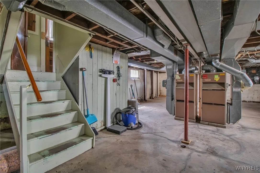 284 Windermere Boulevard, Amherst, New York 14226, Amherst, New York 14226, 2 Bedrooms Bedrooms, 4 Rooms Rooms,1 BathroomBathrooms,Residential Lease,For Rent,284 Windermere Boulevard, Amherst, New York 14226,B1623739