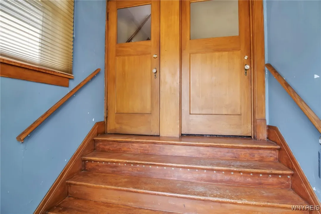284 Windermere Boulevard, Amherst, New York 14226, Amherst, New York 14226, 2 Bedrooms Bedrooms, 4 Rooms Rooms,1 BathroomBathrooms,Residential Lease,For Rent,284 Windermere Boulevard, Amherst, New York 14226,B1623739