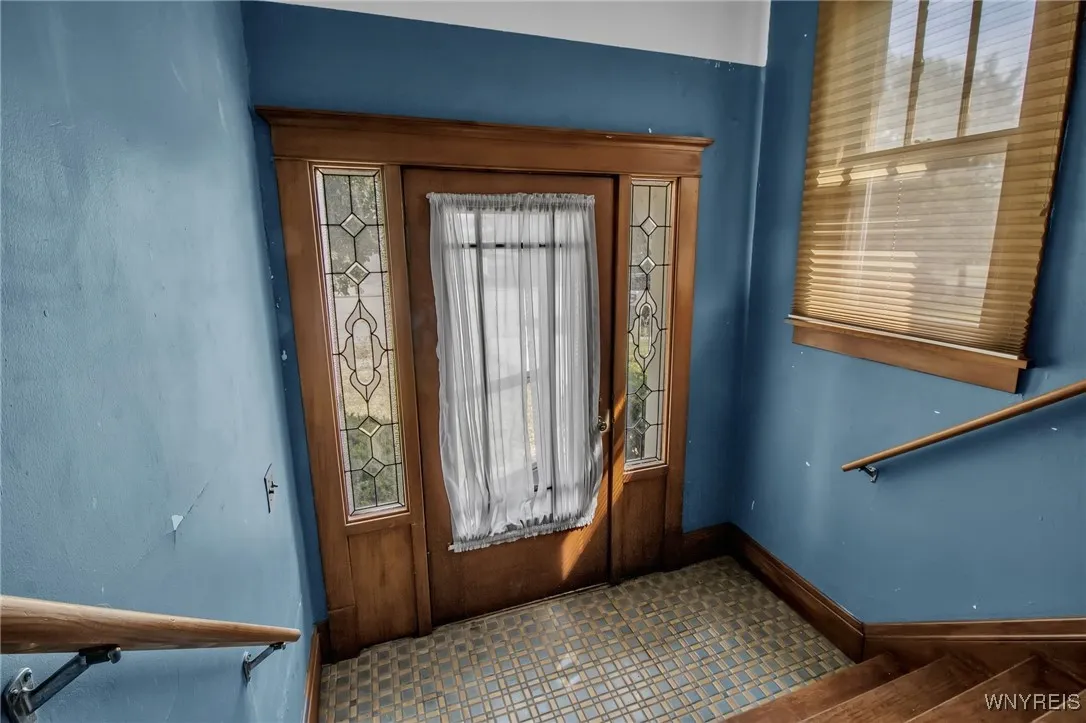 284 Windermere Boulevard, Amherst, New York 14226, Amherst, New York 14226, 2 Bedrooms Bedrooms, 4 Rooms Rooms,1 BathroomBathrooms,Residential Lease,For Rent,284 Windermere Boulevard, Amherst, New York 14226,B1623739