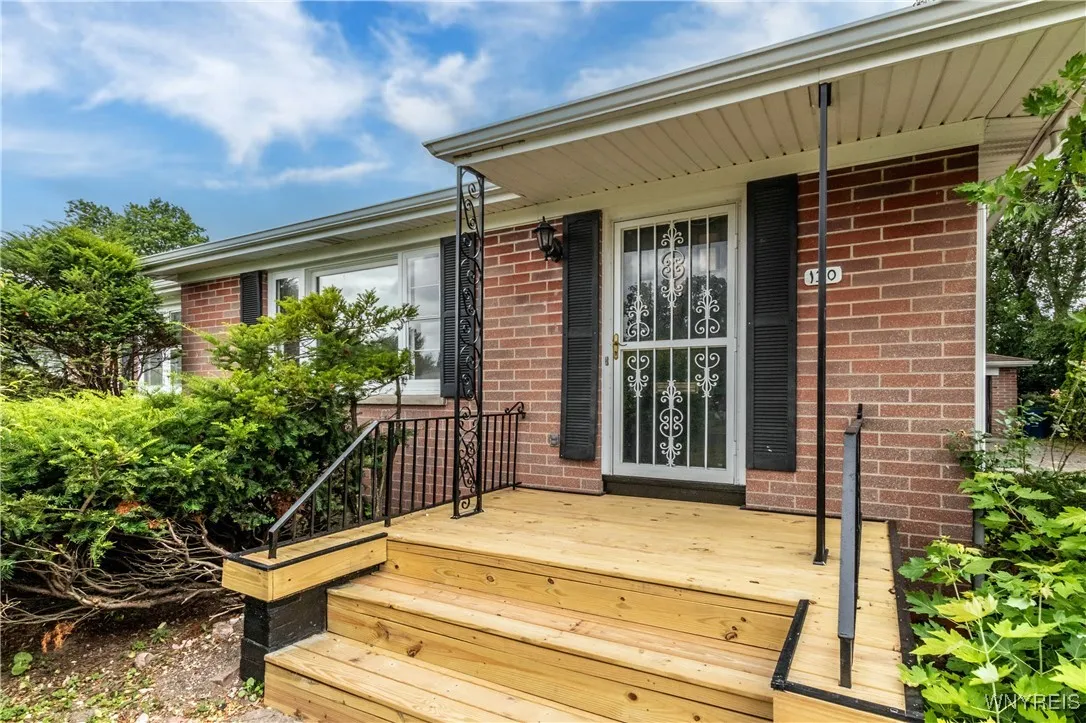 130 Alberta Drive, Amherst, New York 14226, Amherst, New York 14226, 3 Bedrooms Bedrooms, 8 Rooms Rooms,1 BathroomBathrooms,Residential,For Sale,130 Alberta Drive, Amherst, New York 14226,B1621193