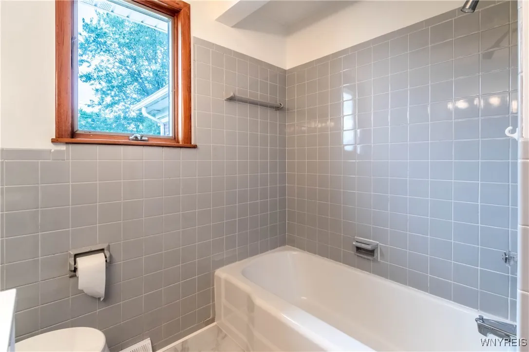 130 Alberta Drive, Amherst, New York 14226, Amherst, New York 14226, 3 Bedrooms Bedrooms, 8 Rooms Rooms,1 BathroomBathrooms,Residential,For Sale,130 Alberta Drive, Amherst, New York 14226,B1621193