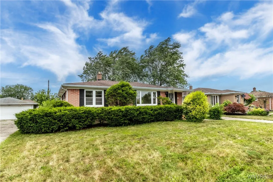 130 Alberta Drive, Amherst, New York 14226, Amherst, New York 14226, 3 Bedrooms Bedrooms, 8 Rooms Rooms,1 BathroomBathrooms,Residential,For Sale,130 Alberta Drive, Amherst, New York 14226,B1621193