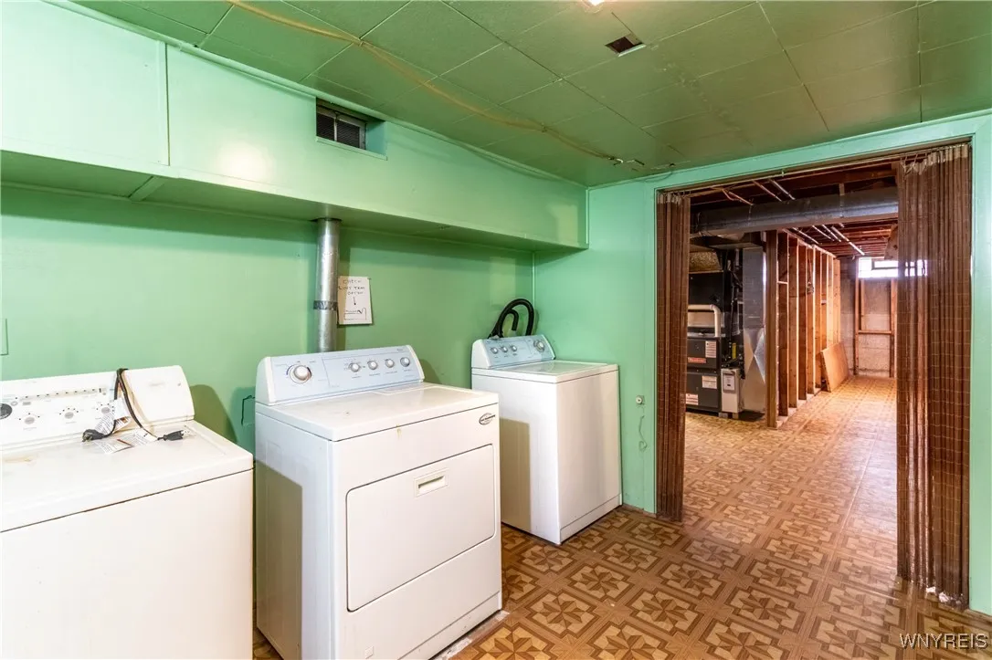130 Alberta Drive, Amherst, New York 14226, Amherst, New York 14226, 3 Bedrooms Bedrooms, 8 Rooms Rooms,1 BathroomBathrooms,Residential,For Sale,130 Alberta Drive, Amherst, New York 14226,B1621193