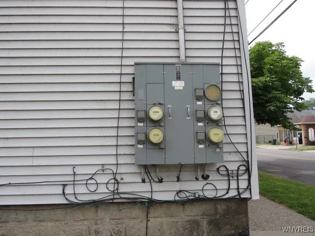 699 Oliver Street, North Tonawanda, New York 14120, North Tonawanda, New York 14120, 7 Bedrooms Bedrooms, ,4 BathroomsBathrooms,Residential,Closed,699 Oliver Street, North Tonawanda, New York 14120,0,B1623242